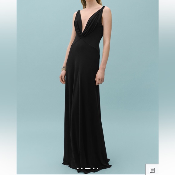 Sophisticated Black Backless Dress - Picture 1 of 8